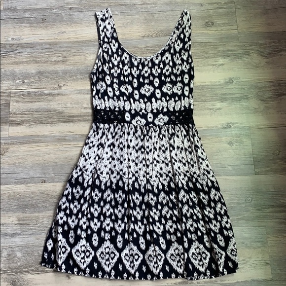American Rag Dresses & Skirts - Women's American Rag Patterned Sleeveless Dress Small